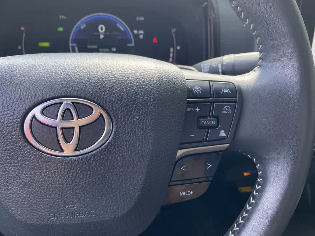 Used 2025 Toyota Camry SE FWD image 21