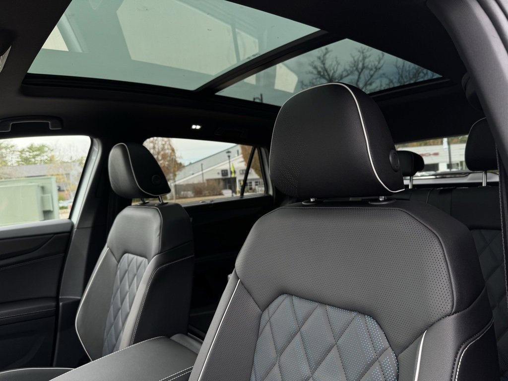 New 2026 Volkswagen Atlas Cross Sport SEL Premium R-Line image 23