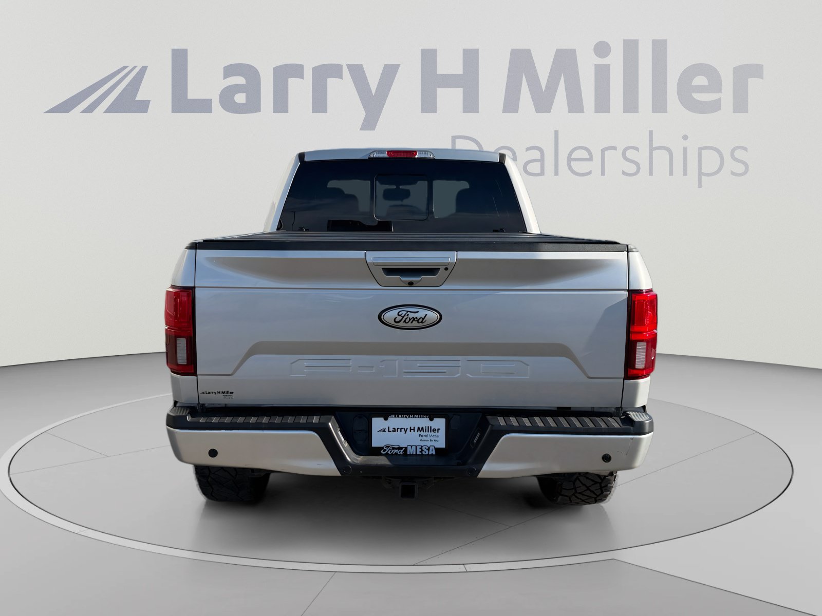 Used 2019 Ford F150 Lariat w/ Equipment Group 502A Luxury AWD/4WD image 4