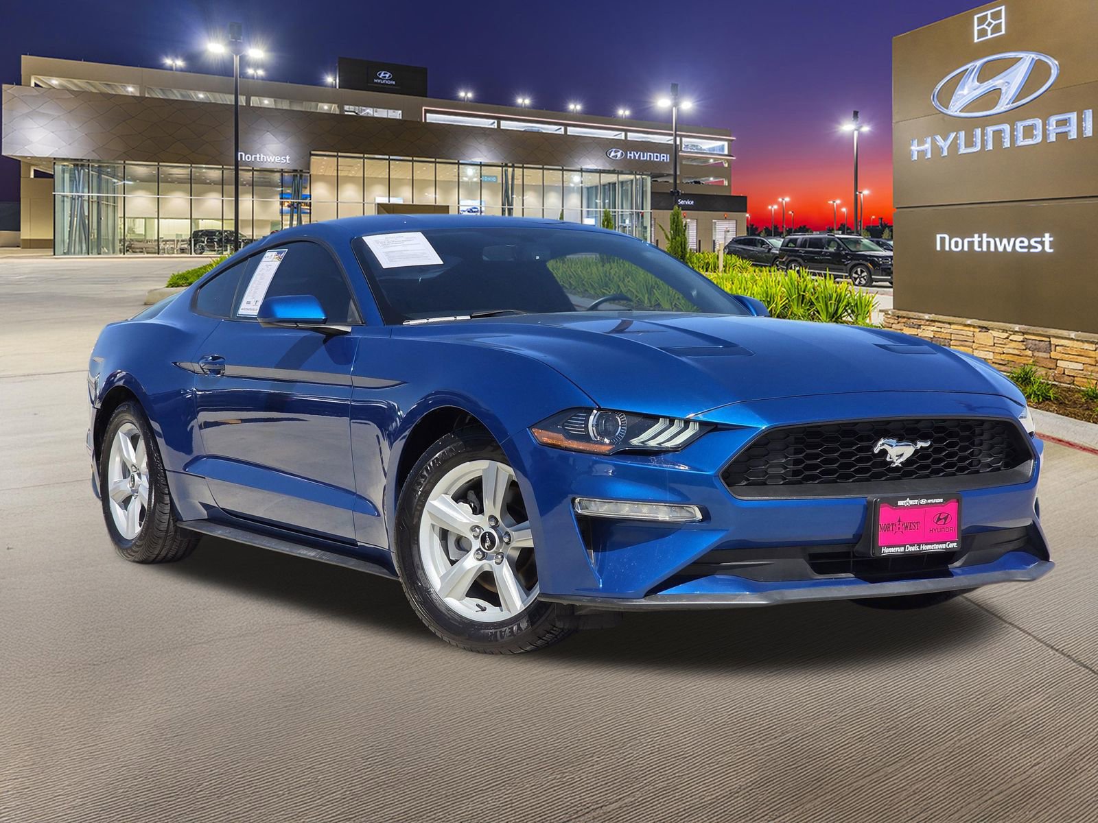 Used 2018 Ford Mustang Coupe image 3