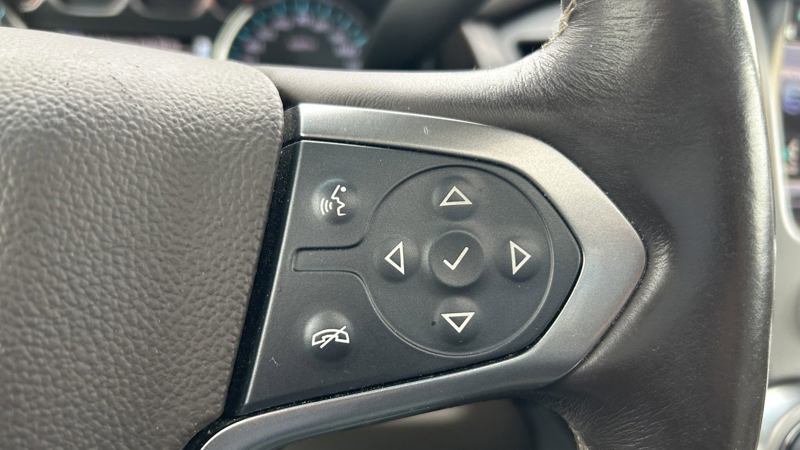 Used 2015 Chevrolet Suburban LTZ w/ Max Trailering Package image 24