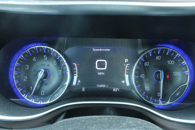 Used 2018 Chrysler Pacifica Touring-L Plus w/ Tire & Wheel Group FWD image 28