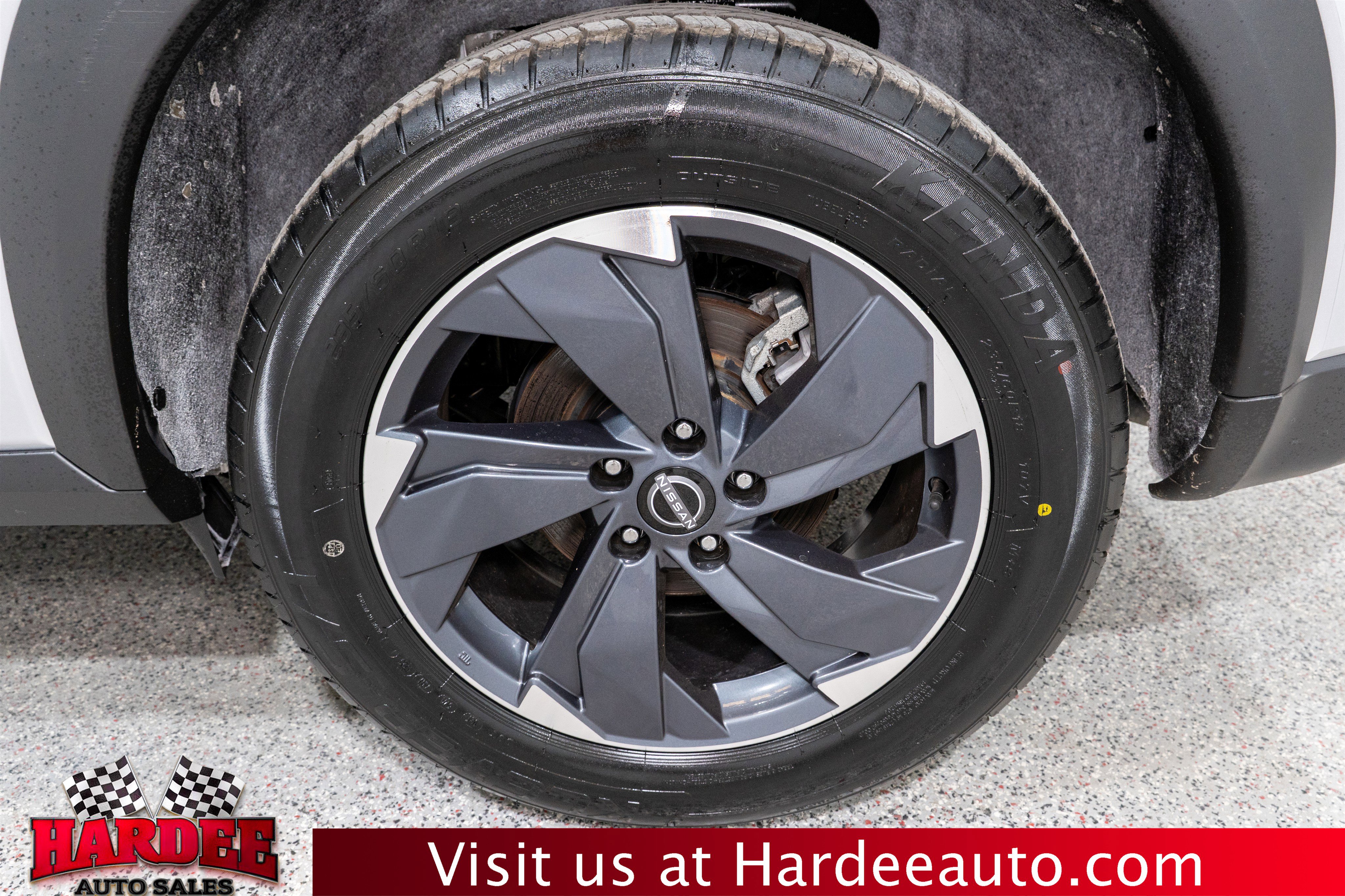 Used 2024 Nissan Rogue SV FWD image 10
