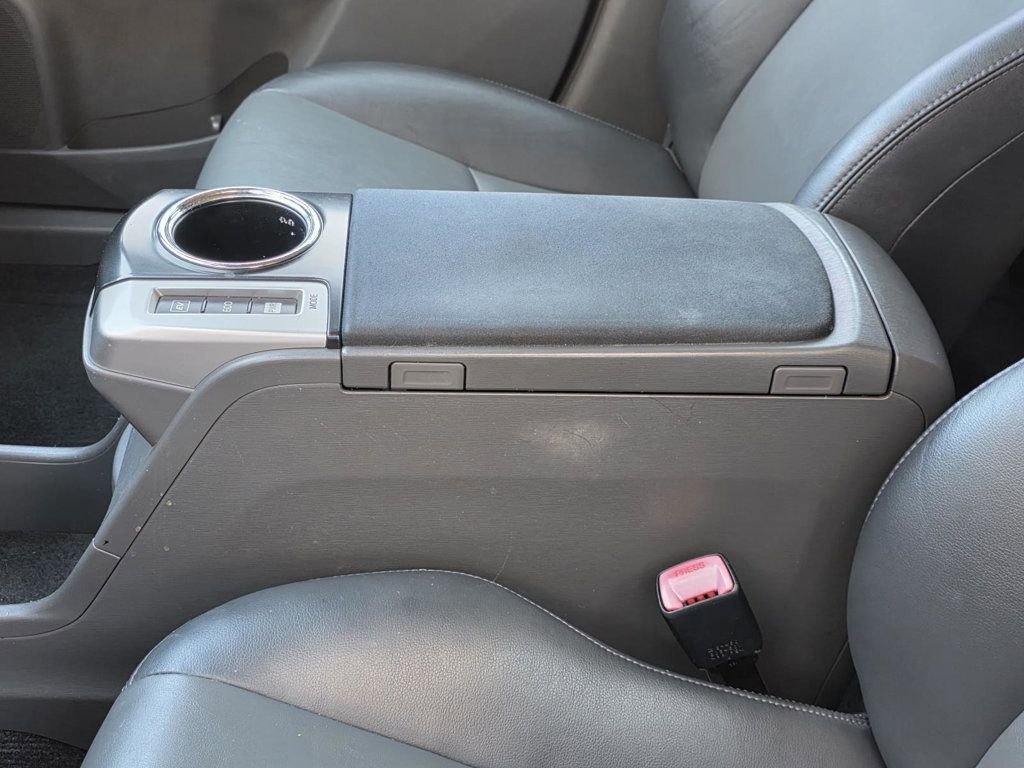 Used 2013 Toyota Prius V Five FWD image 8
