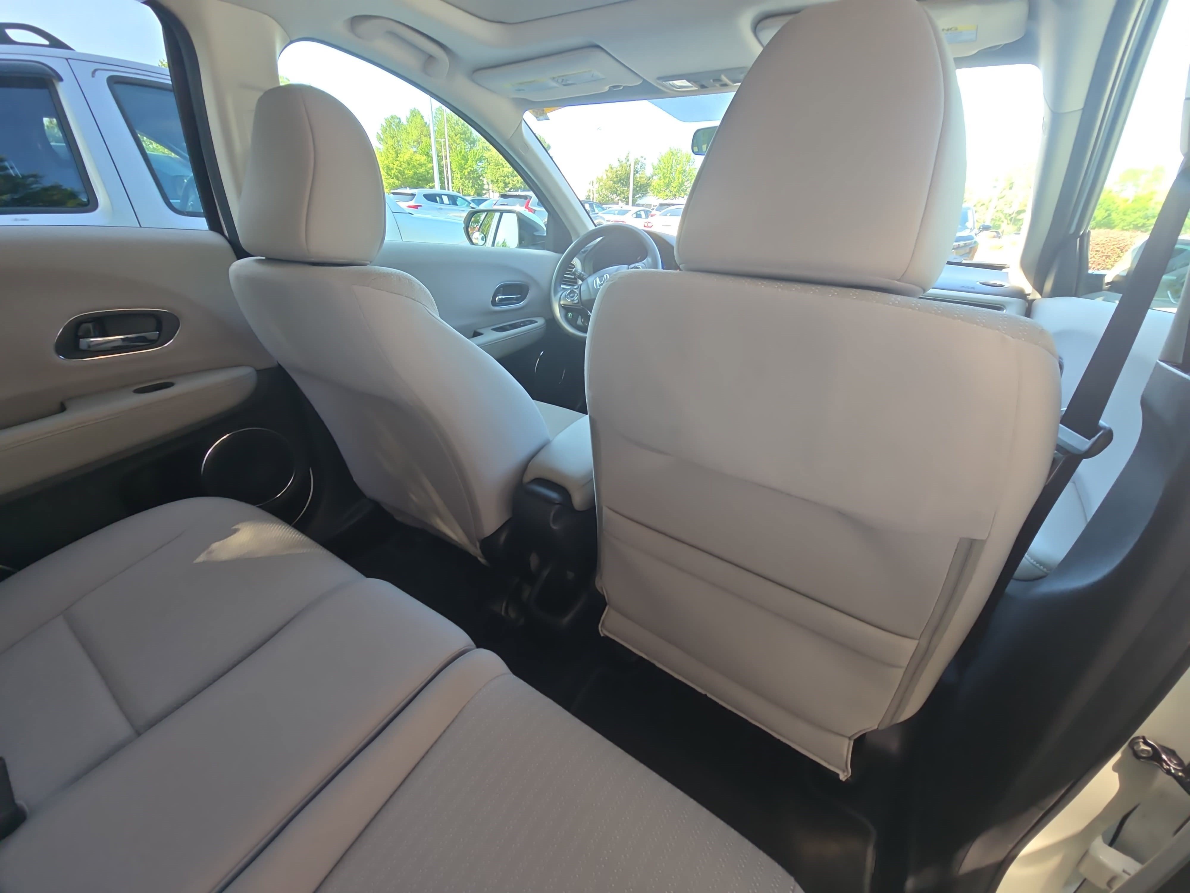 Used 2017 Honda HR-V EX image 11