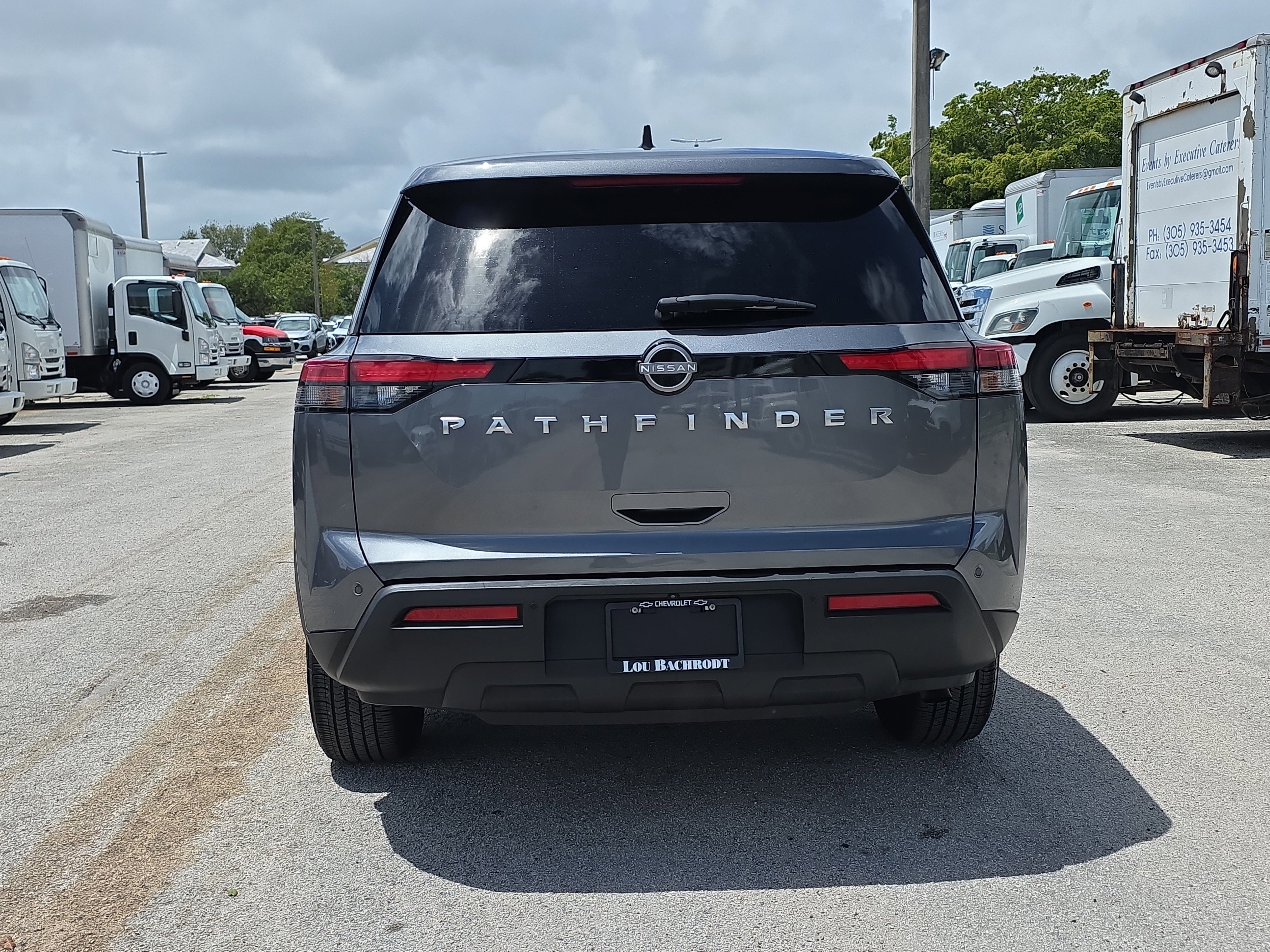 Used 2024 Nissan Pathfinder S image 6