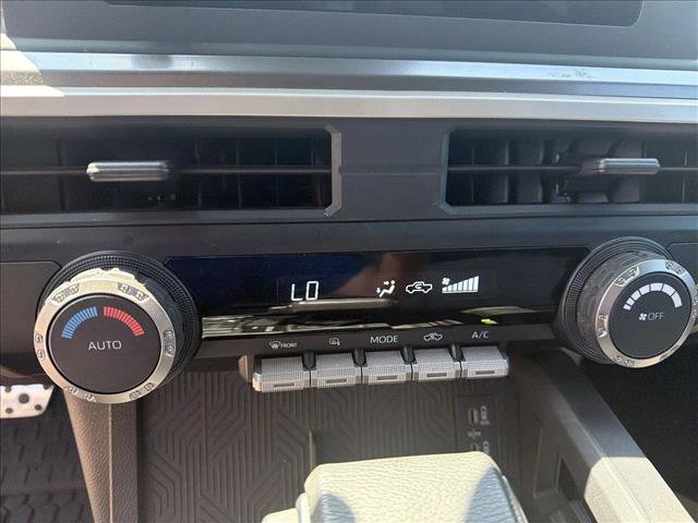 Used 2025 Toyota Tacoma TRD Sport AWD/4WD image 15