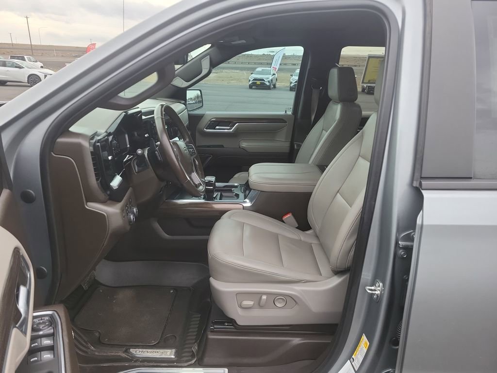 Used 2023 Chevrolet Silverado 1500 RST w/ Redline Edition image 11