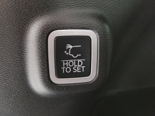 Used 2026 Jeep Cherokee Limited image 10