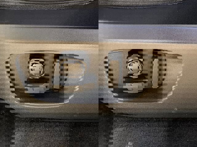 Used 2017 Land Rover Discovery Sport HSE image 22