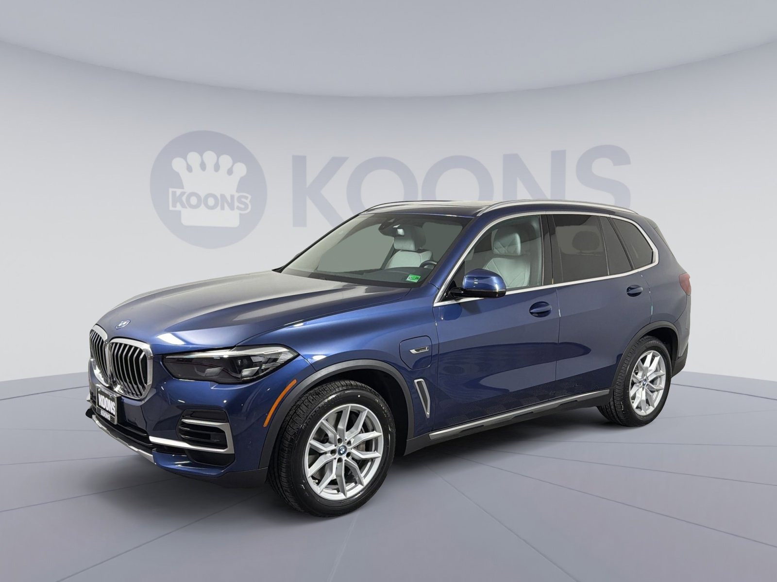 Used 2023 BMW X5 xDrive45e w/ Climate Comfort Package image 1