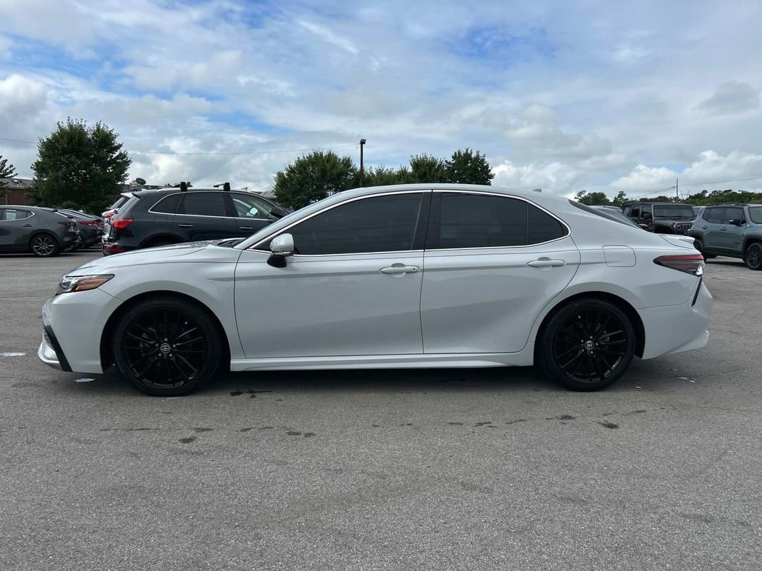 Used 2022 Toyota Camry XSE image 6