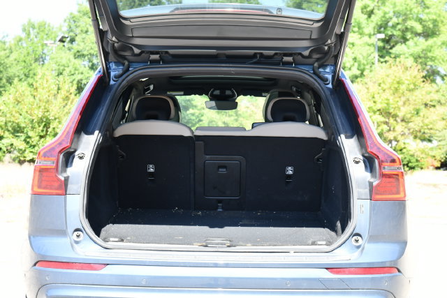 Certified 2026 Volvo XC60 B5 Plus AWD/4WD image 21
