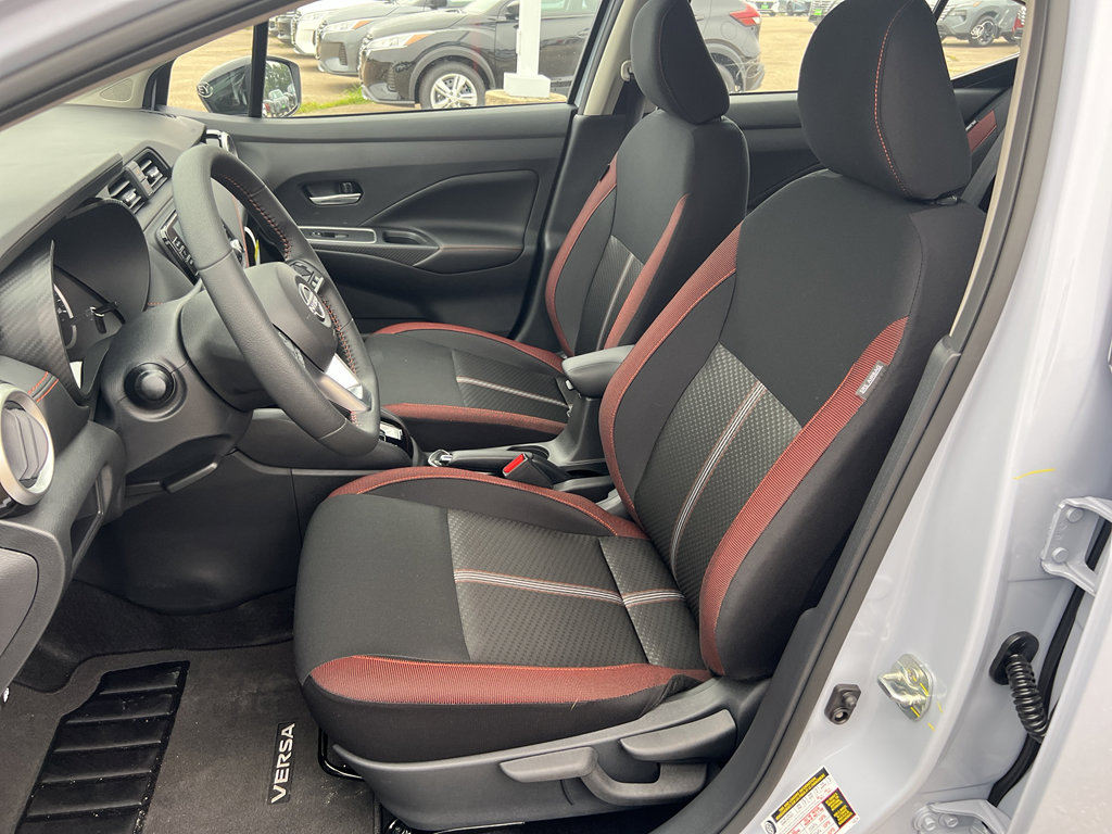 New 2025 Nissan Versa SR w/ Trunk Package image 11