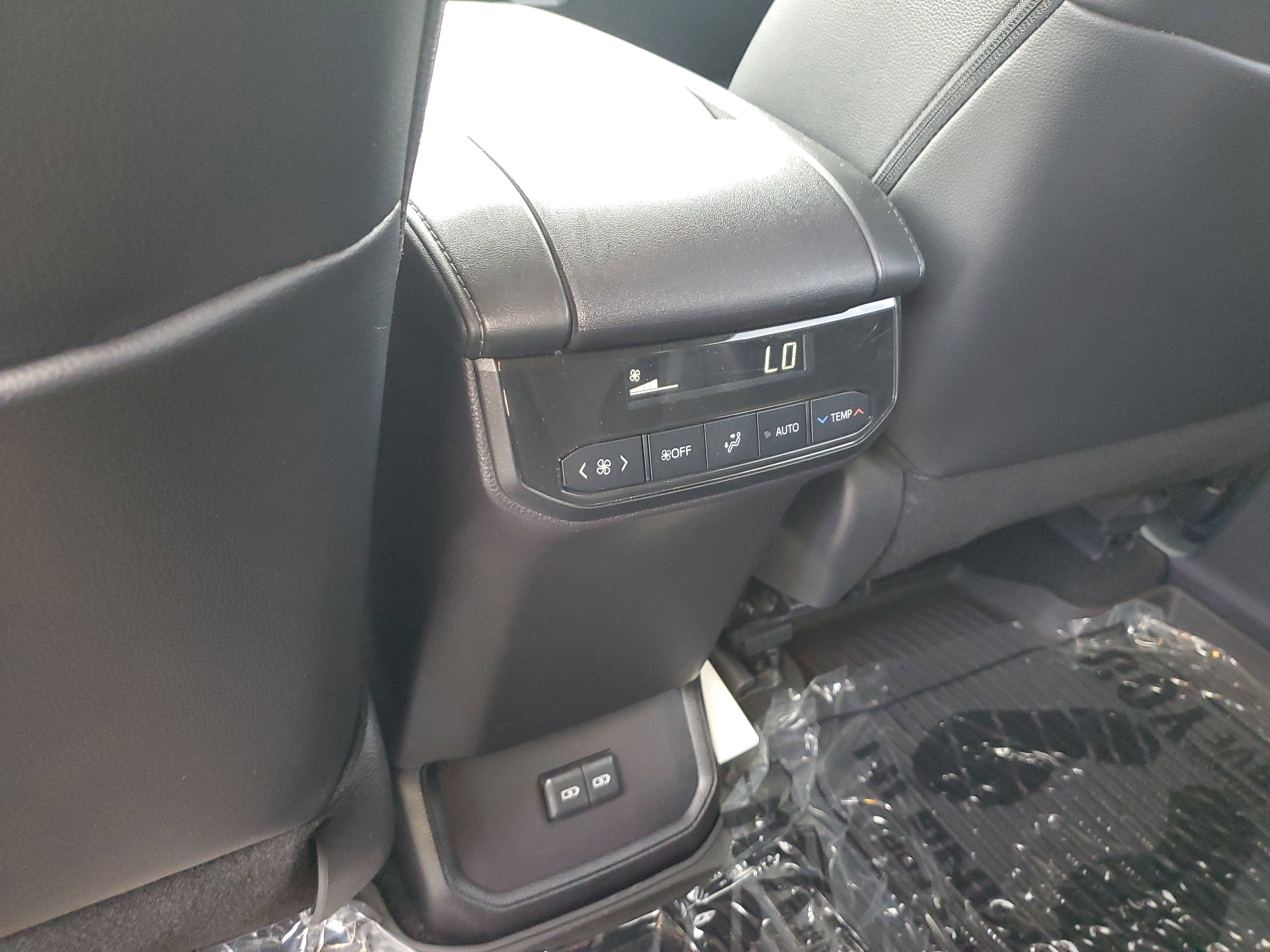 Certified 2024 Toyota Highlander XLE image 15