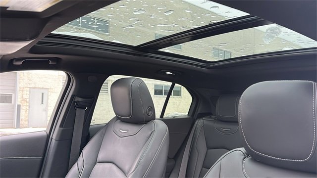 Used 2024 Cadillac XT4 Premium Luxury image 27