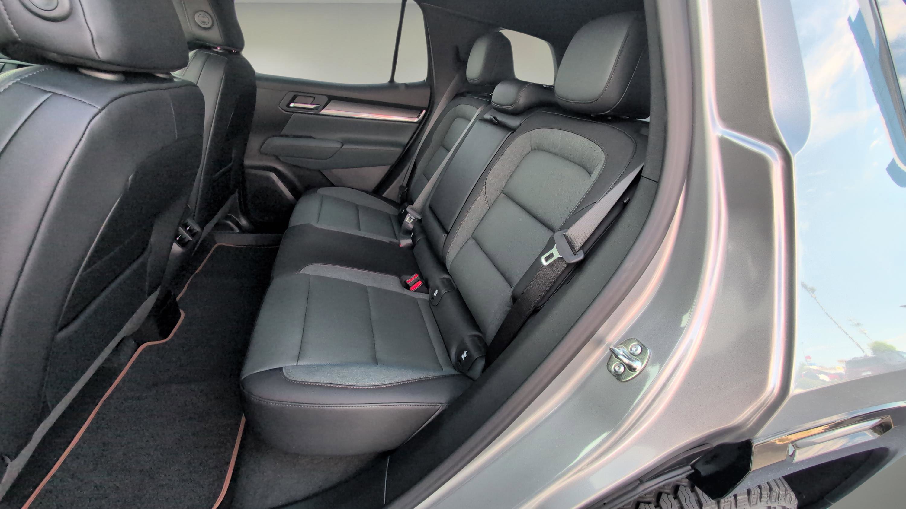 Used 2026 GMC Terrain AT4 AWD/4WD image 16