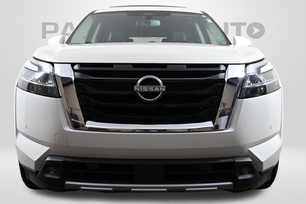 Used 2022 Nissan Pathfinder Platinum w/ Cargo Package image 2