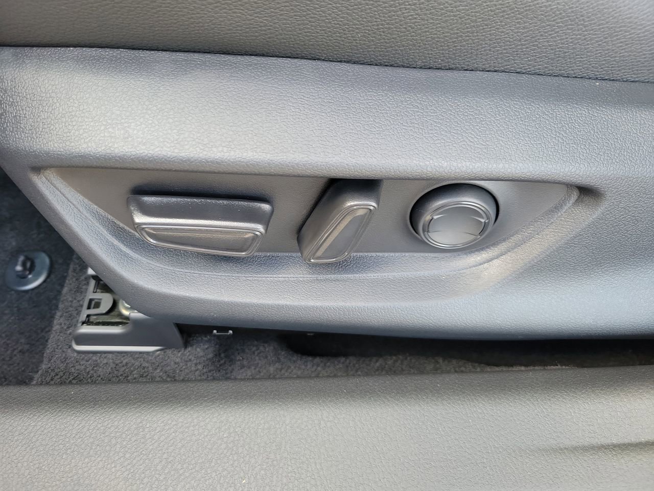Used 2026 Toyota Camry SE image 18