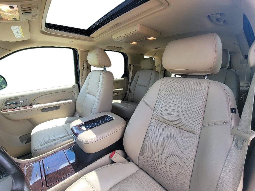 Used 2014 Cadillac Escalade Premium AWD/4WD image 14