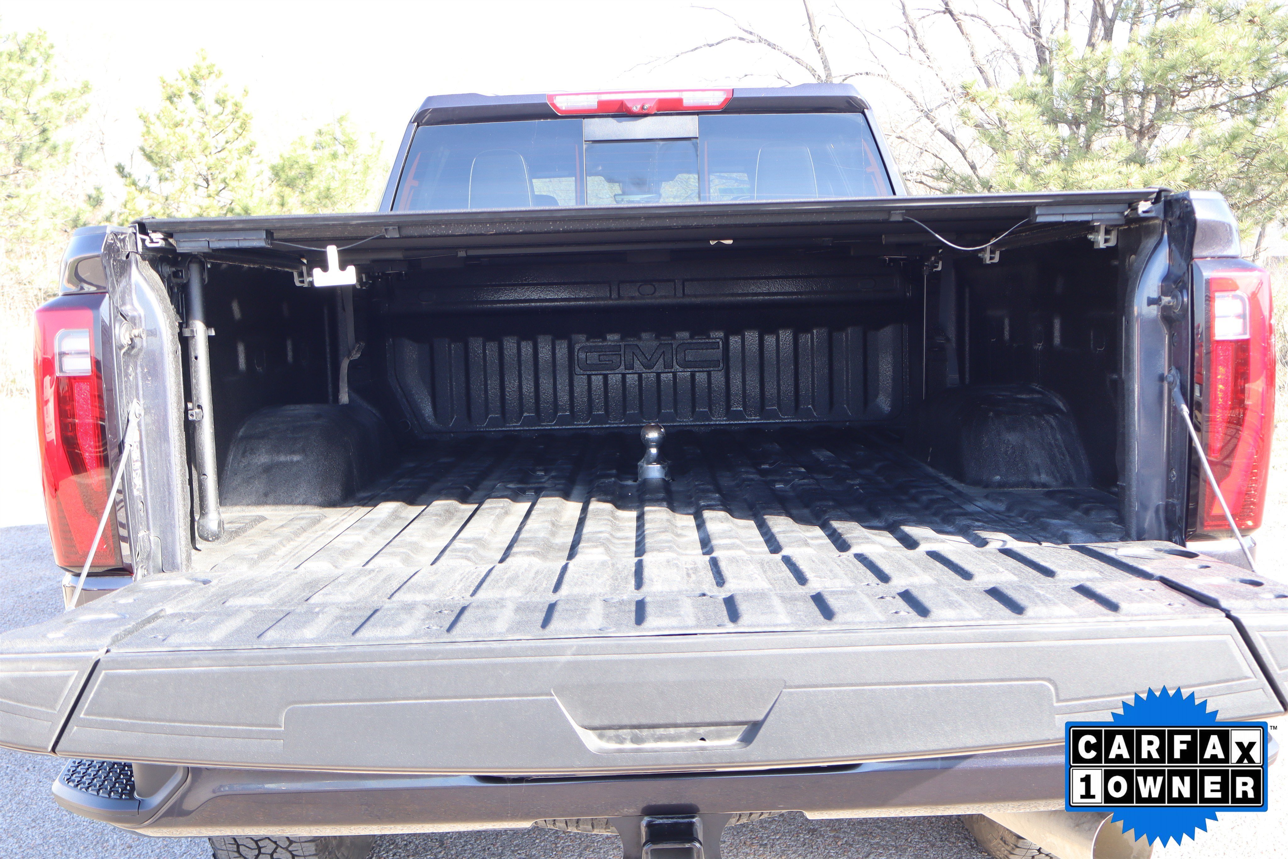 Used 2025 GMC Sierra 2500 Denali Ultimate image 9