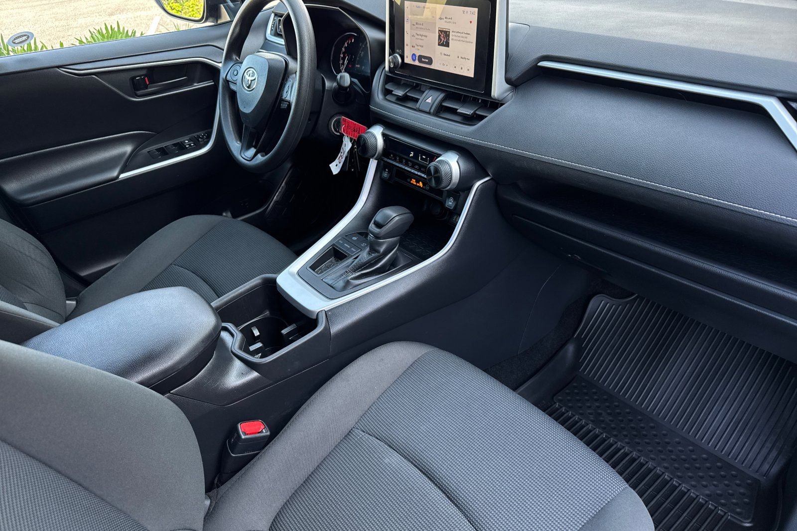 Used 2024 Toyota RAV4 LE image 18