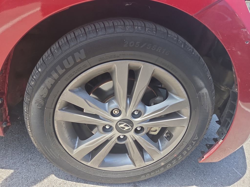 Used 2017 Hyundai Elantra SE FWD image 2