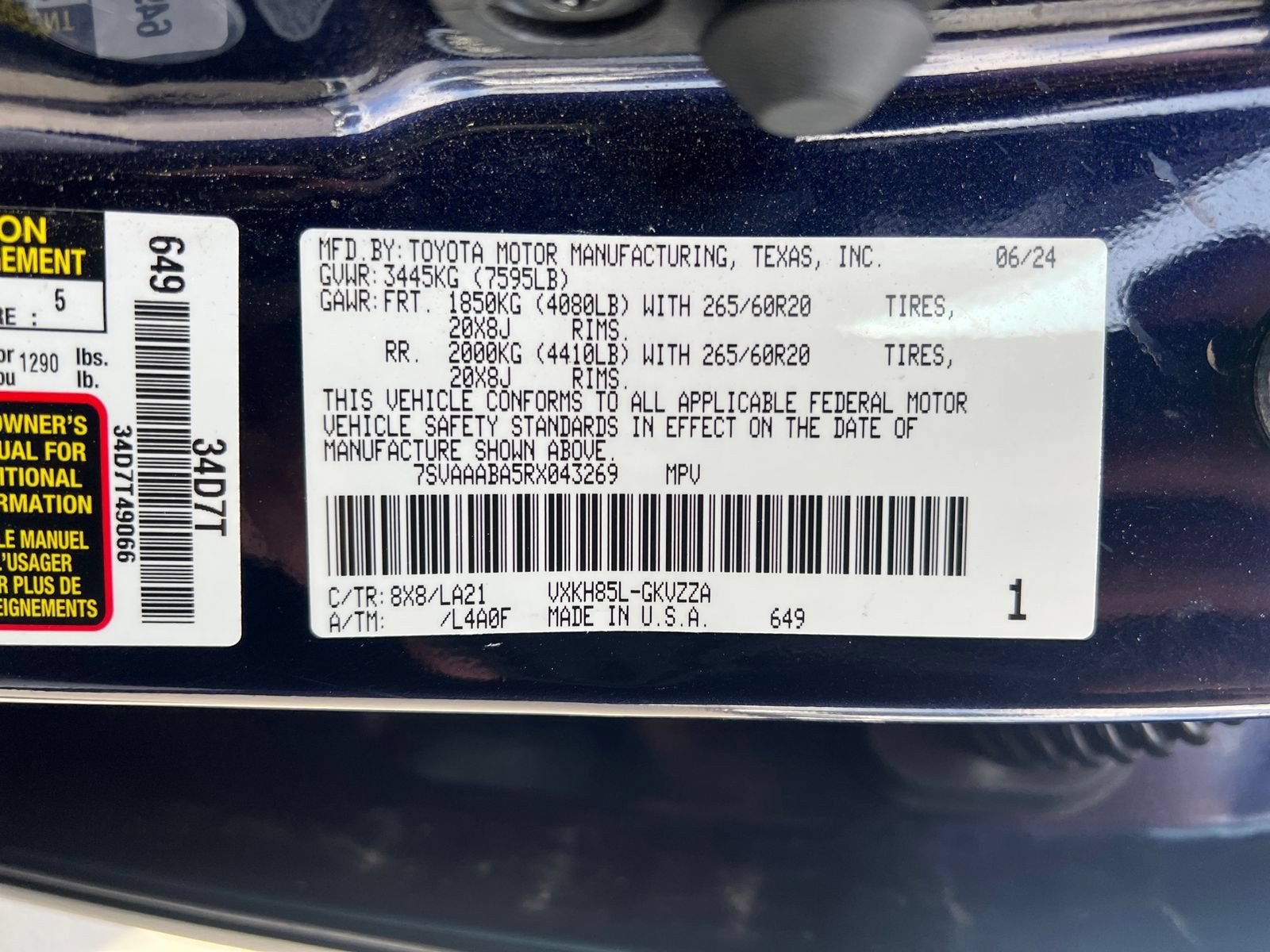 Used 2024 Toyota Sequoia Platinum AWD/4WD image 30