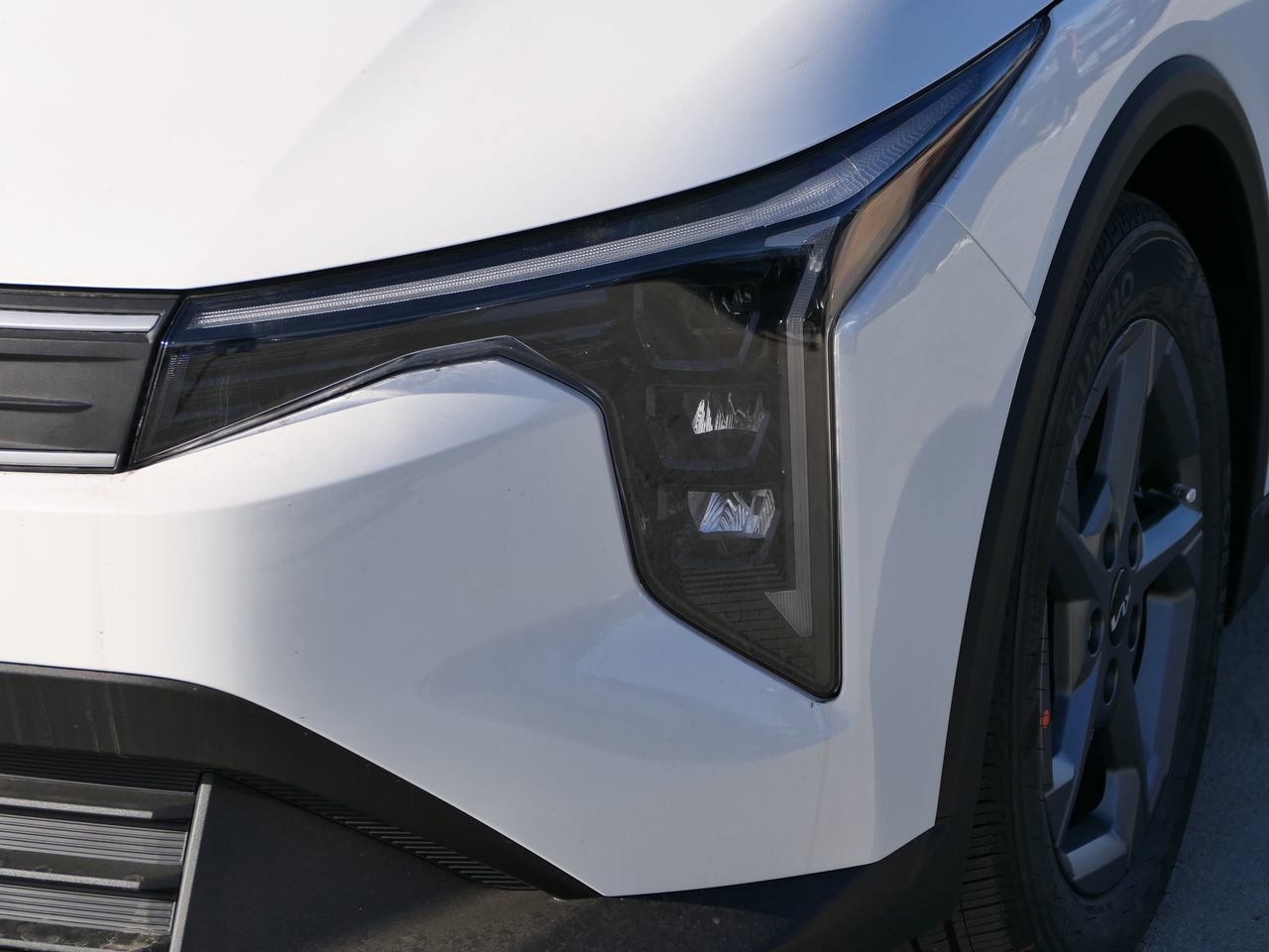 New 2025 Kia K4 LXS image 9