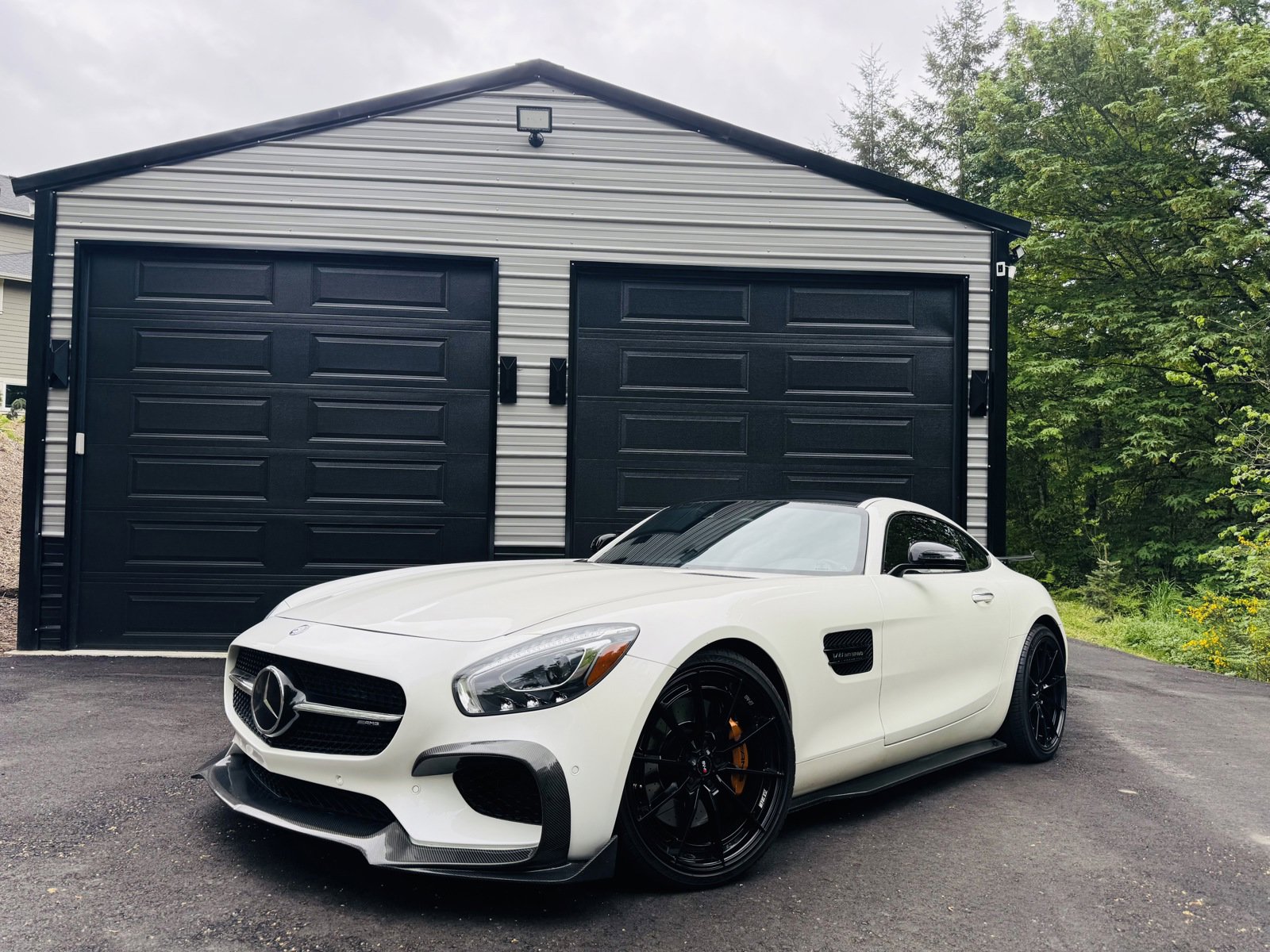 Used 2017 Mercedes-Benz AMG GT Coupe image 1