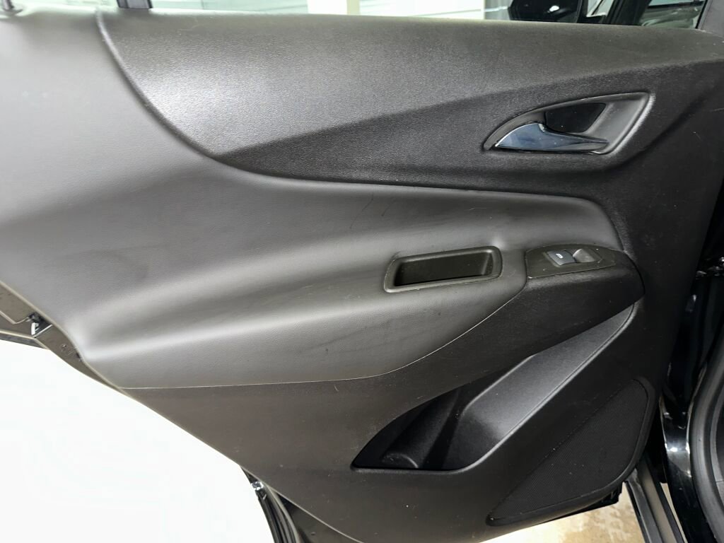 Certified 2024 Chevrolet Equinox LT w/ LPO, Floor Liner Package image 17