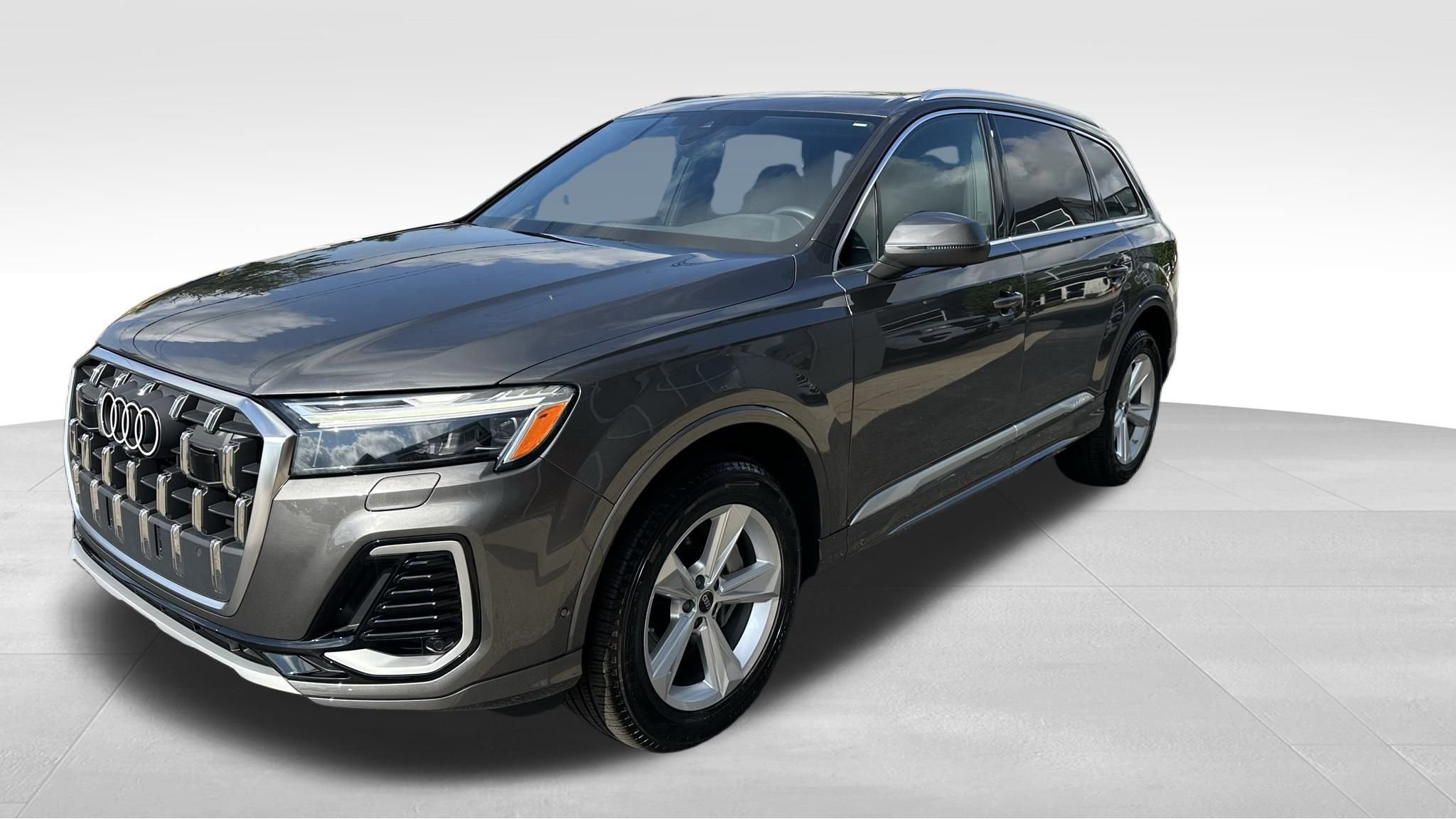 Used 2025 Audi Q7 2.0T Premium w/ Convenience Package image 6