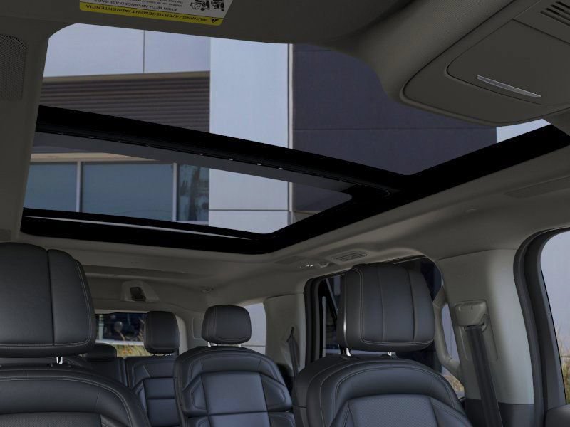 New 2026 Lincoln Navigator Reserve AWD/4WD image 22