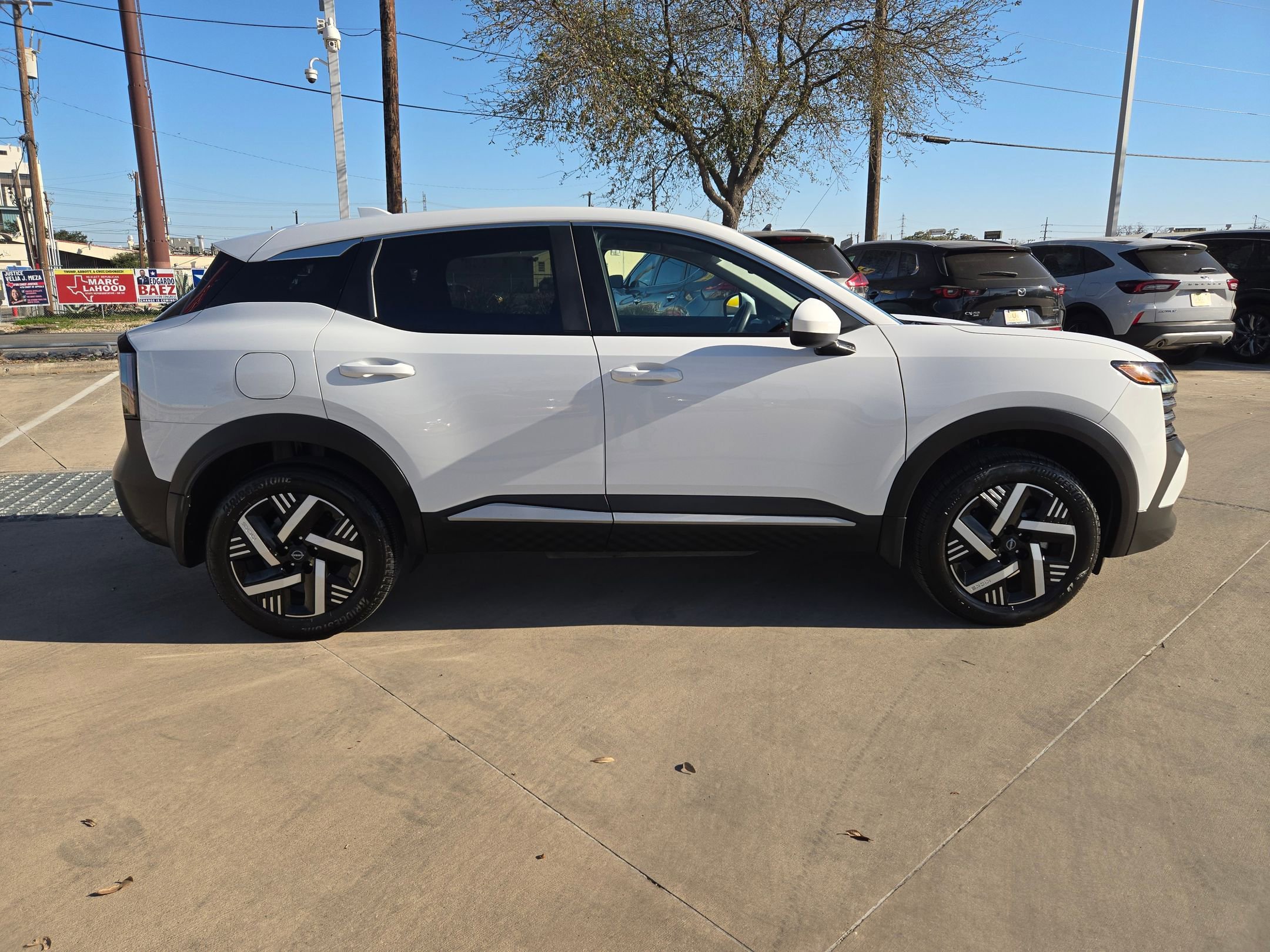 Certified 2025 Nissan Kicks SV w/ Illumination Package image 8