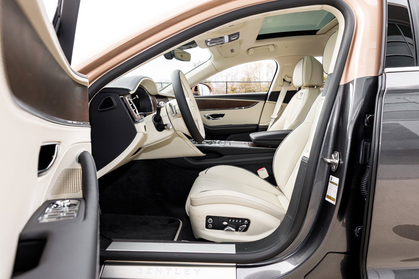 New 2026 Bentley Flying Spur Plug-In Hybrid image 27