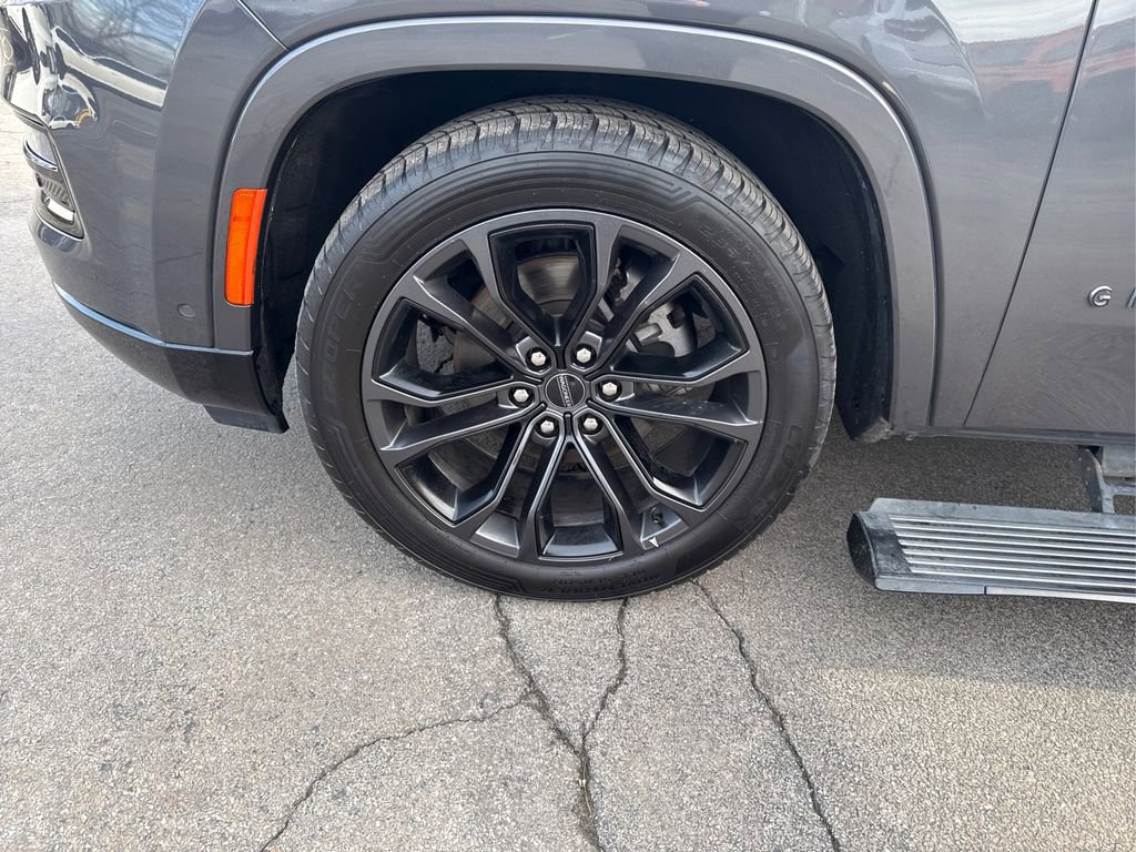 Used 2024 Jeep Grand Wagoneer Series II w/ Quick Order Packagew 28T image 12