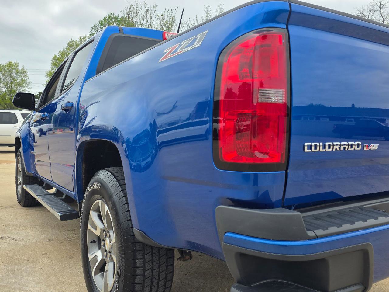 Used 2018 Chevrolet Colorado Z71 AWD/4WD image 16
