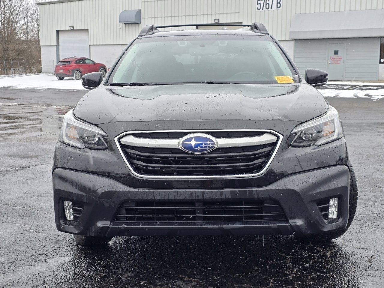Used 2021 Subaru Outback Premium image 2