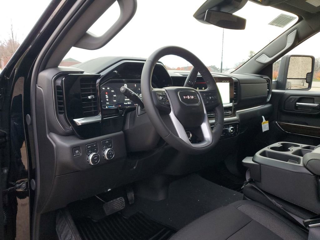 New 2025 GMC Sierra 2500 SLE w/ SLE Convenience Package image 11