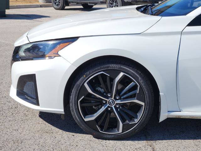 Certified 2023 Nissan Altima 2.5 SR w/ SR Premium Package image 6