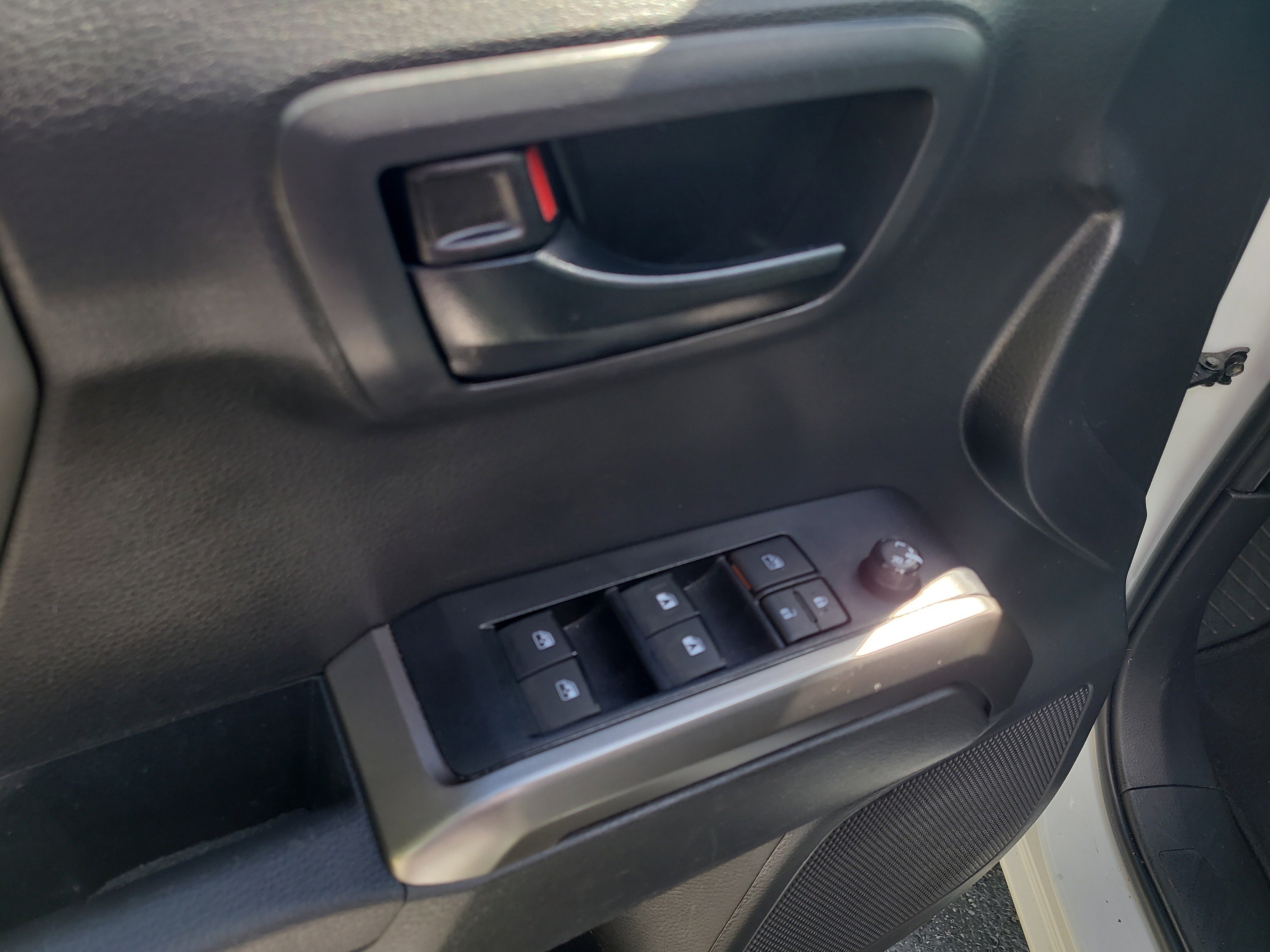 Certified 2023 Toyota Tacoma SR5 w/ Technology Package image 17