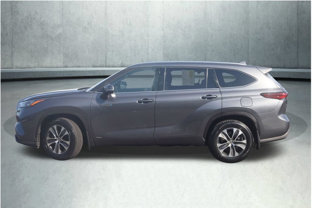 Used 2020 Toyota Highlander XLE AWD/4WD image 20