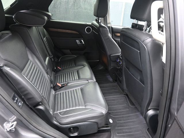 Used 2018 Land Rover Discovery HSE image 11