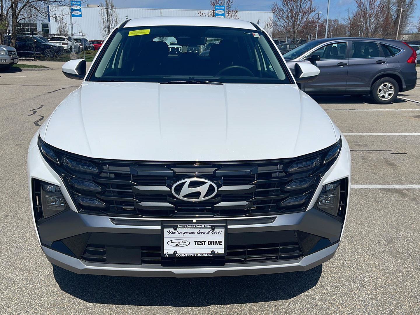 Used 2025 Hyundai Tucson SE AWD/4WD image 2