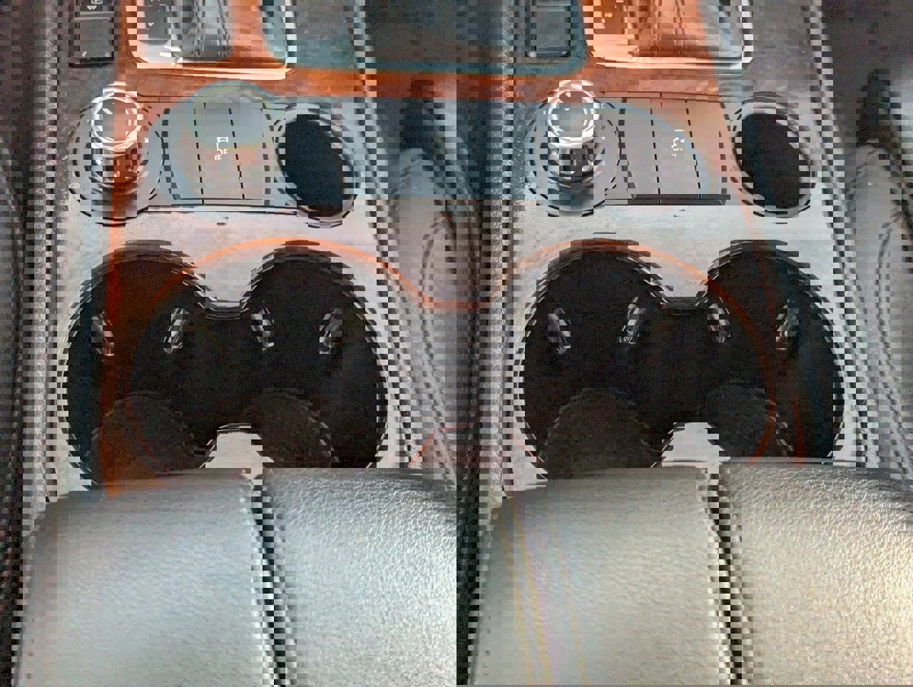 Used 2014 Volkswagen Touareg TDI image 23