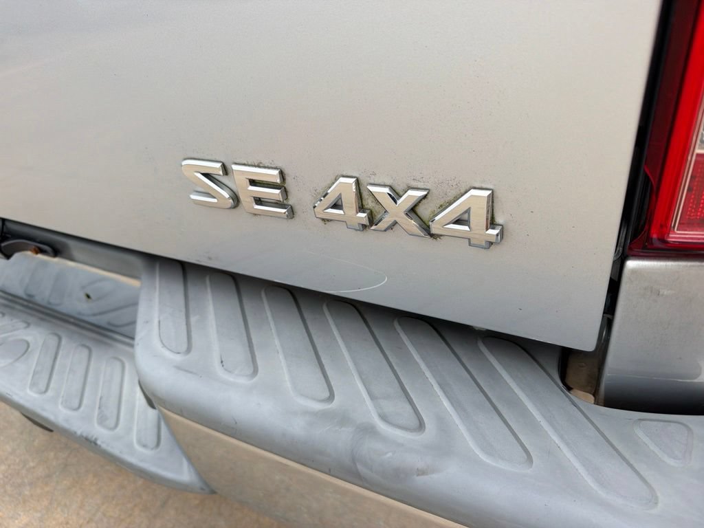 Used 2010 Nissan Frontier SE AWD/4WD image 11