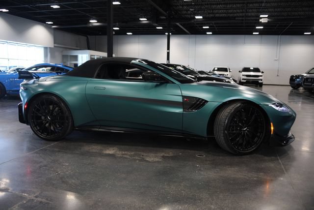 Used 2023 Aston Martin V8 Vantage Roadster RWD image 2