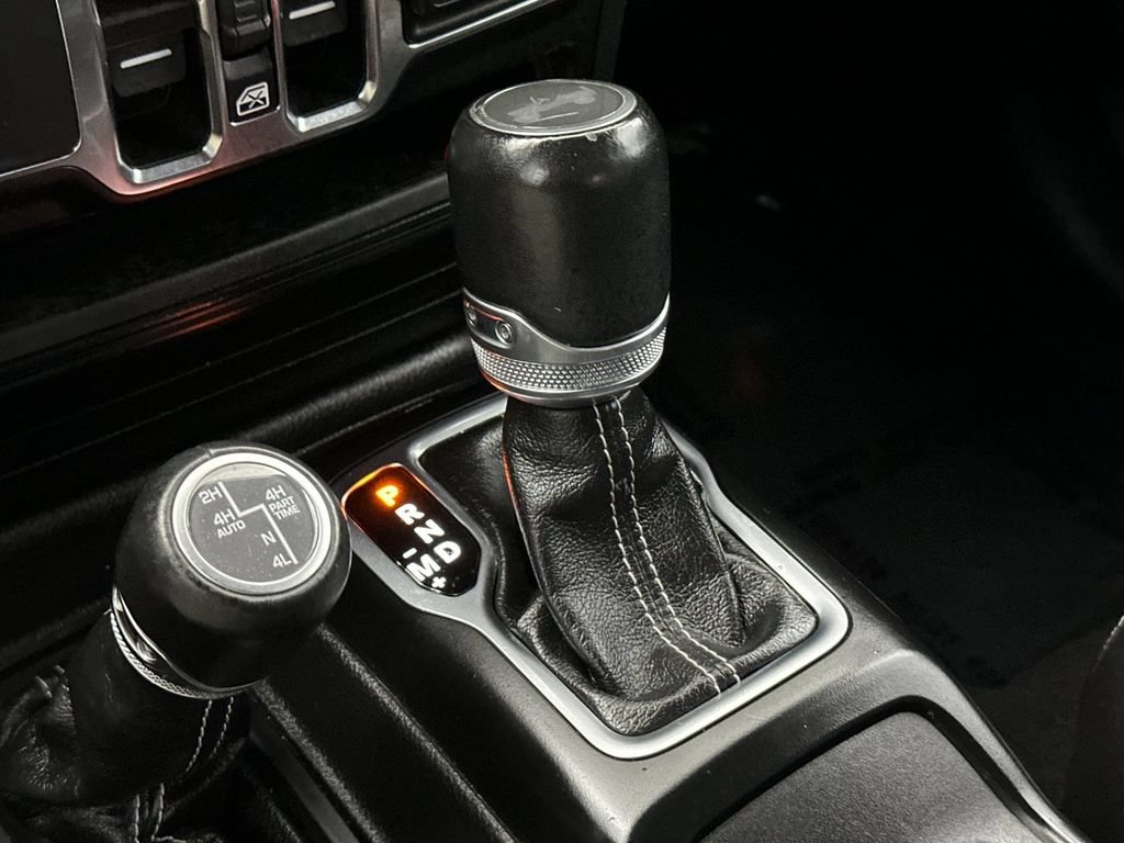 Used 2023 Jeep Wrangler Unlimited Sahara AWD/4WD image 21