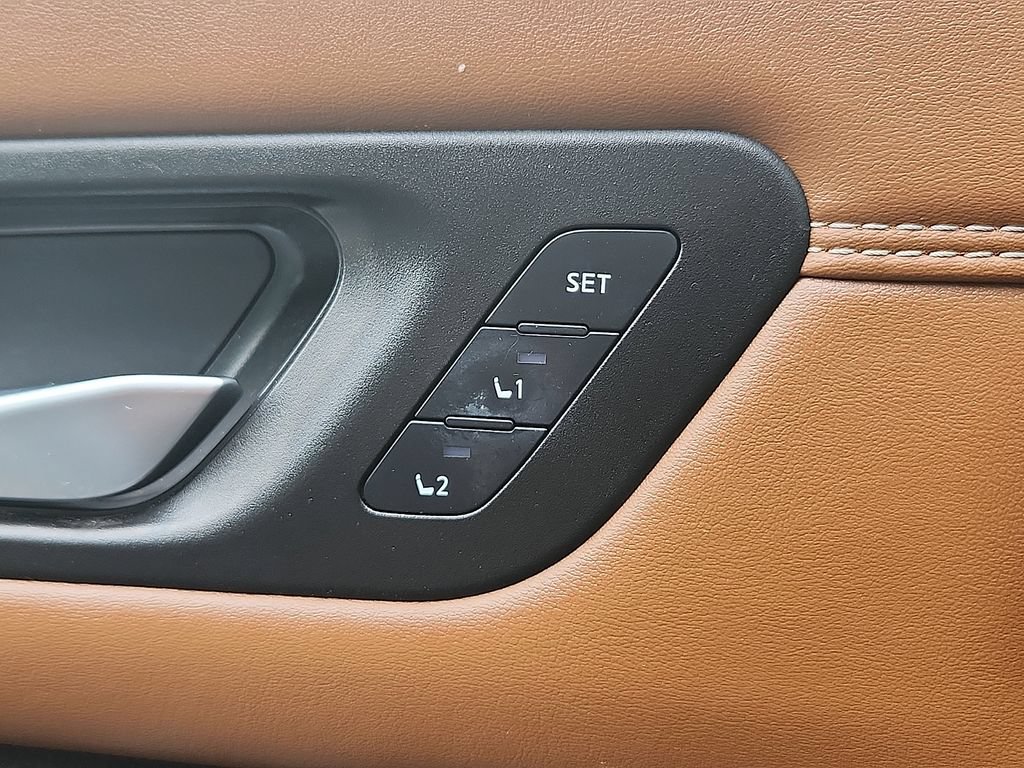 Used 2023 Nissan Pathfinder Platinum AWD/4WD image 25