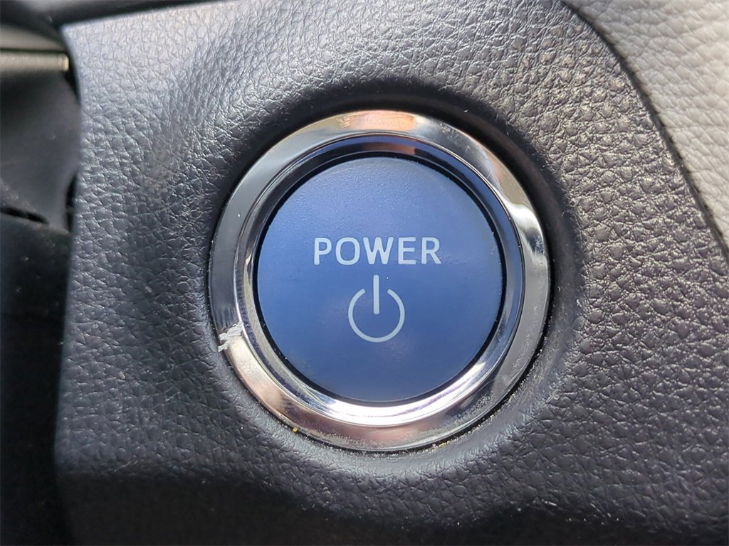 Used 2022 Toyota RAV4 XLE image 31